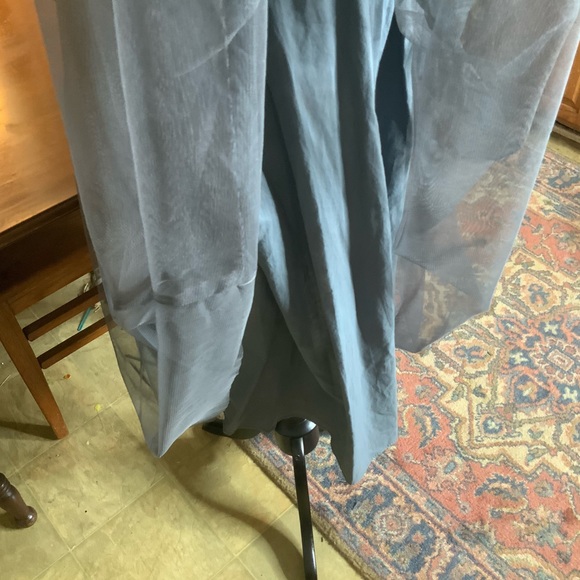 Light gray layered tulle skirt ~ wide waistband parties-weddings- wear w shawl - Picture 4 of 8